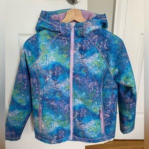SOFT-SHELL Sherpa jacket, WATER, and WIND
RESISTANT.